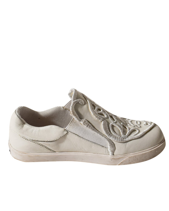 A White Slip Ons from Sophia Webster in size  for girl. (Front View)