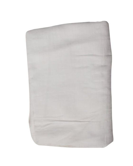 A White Swaddles from Momo + Bubs in size O/S for girl. (Front View)