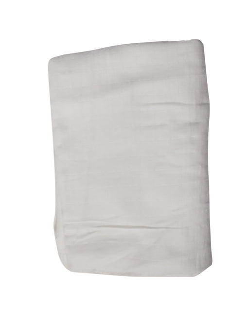 A White Swaddles from Momo + Bubs in size O/S for girl. (Front View)