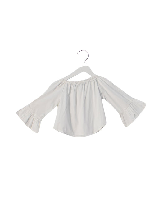 A White Long Sleeve Tops from Gingersnaps in size 6T for girl. (Front View)