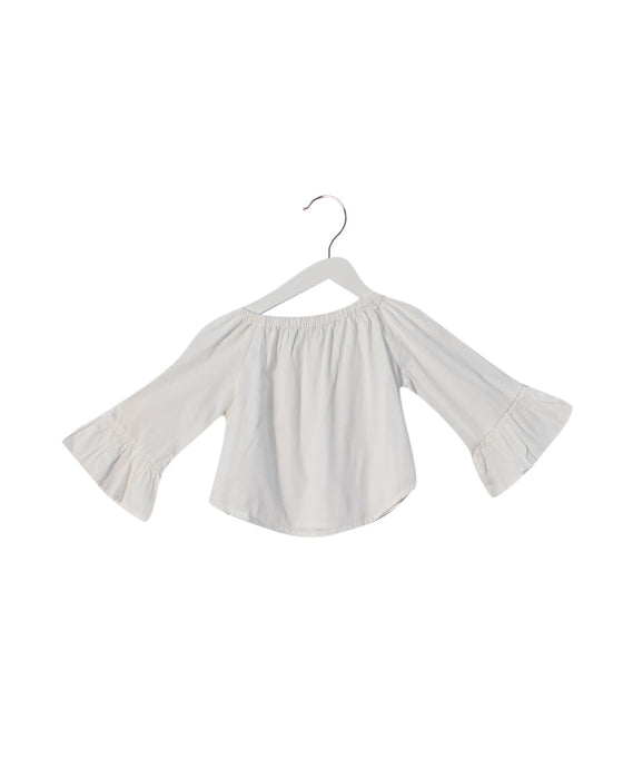 A White Long Sleeve Tops from Gingersnaps in size 6T for girl. (Front View)
