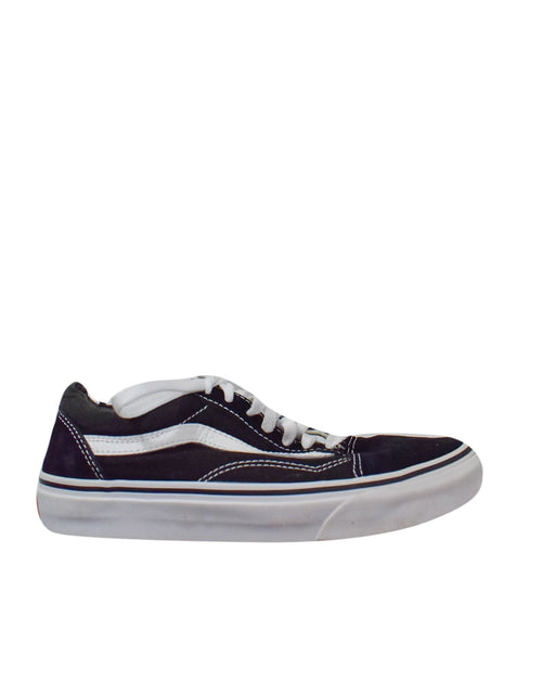 A Black Sneakers from Vans in size 10Y for neutral. (Front View)