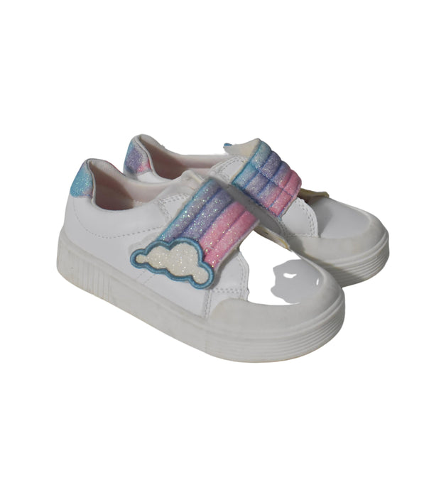 A White Sneakers from Tucker & Tate in size 5T for girl. (Front View)