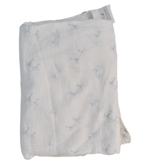 A White Swaddles from Aden & Anais in size O/S for neutral. (Front View)