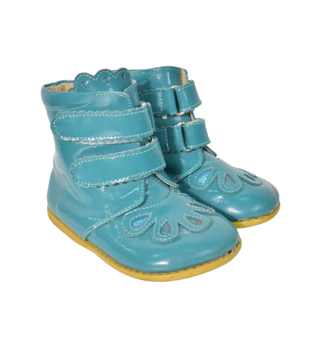 A Blue Boots & Booties from Livie & Luca in size 5T for girl. (Back View)
