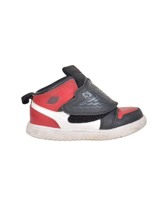 A Red Sneakers from Nike in size 4T for boy. (Back View)