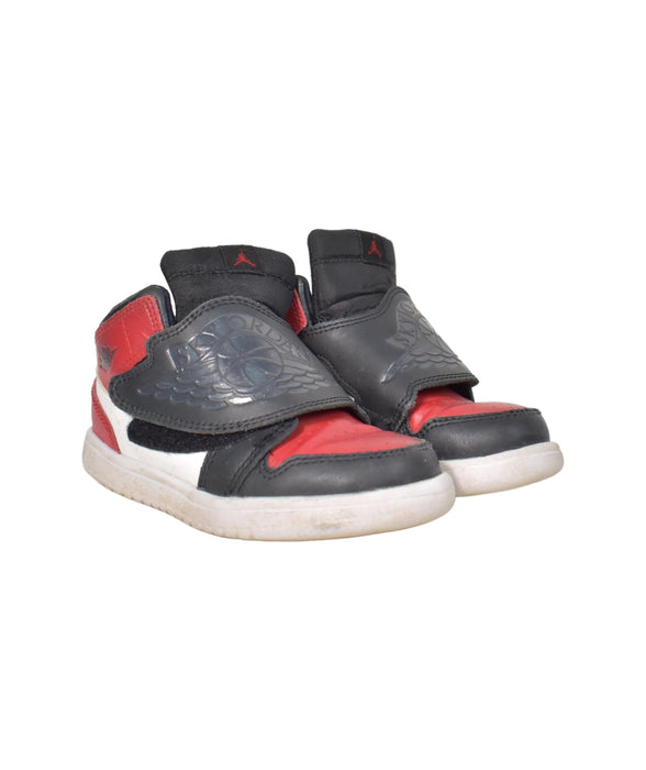 A Red Sneakers from Nike in size 4T for boy. (Front View)