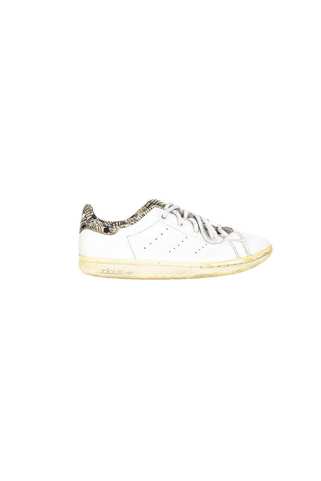 A  Sneakers from Adidas in size 8Y for neutral. (Front View)