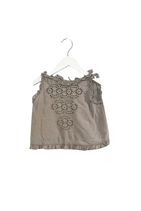 A Grey Sleeveless Tops from Bonne Mere in size 4T for girl. (Front View)