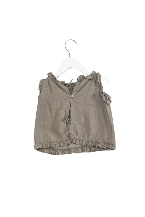 A Grey Sleeveless Tops from Bonne Mere in size 4T for girl. (Front View)