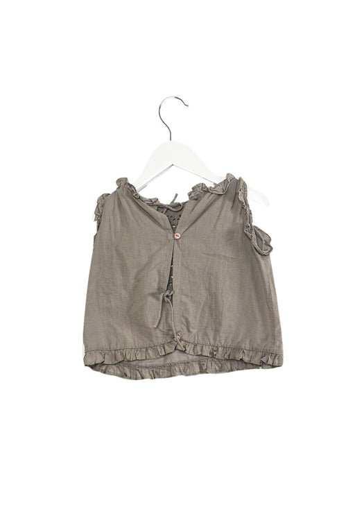 A Grey Sleeveless Tops from Bonne Mere in size 4T for girl. (Front View)