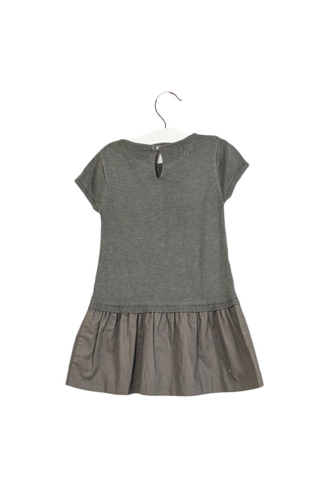 A Grey Short Sleeve Dresses from Château de Sable in size 12-18M for girl. (Back View)