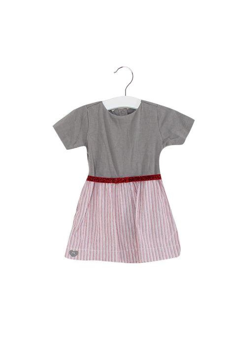A Grey Short Sleeve Dresses from Château de Sable in size 6-12M for girl. (Front View)