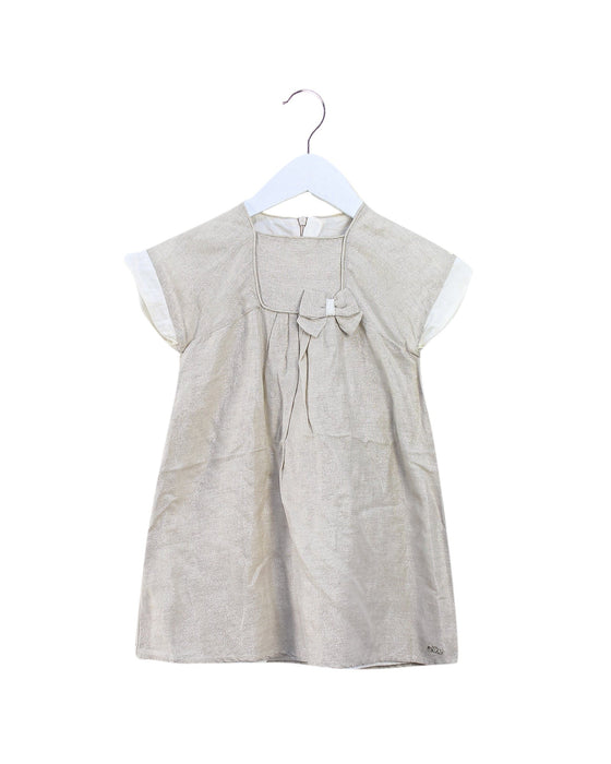 A Taupe Short Sleeve Dresses from Chloe in size 3T for girl. (Front View)