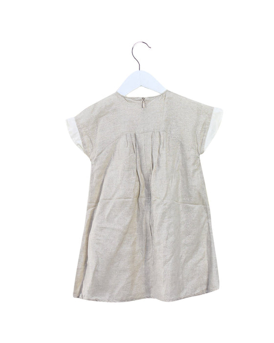 A Taupe Short Sleeve Dresses from Chloe in size 3T for girl. (Back View)