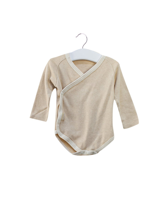 A Beige Long Sleeve Bodysuits from Natures Purest in size 6-12M for neutral. (Front View)