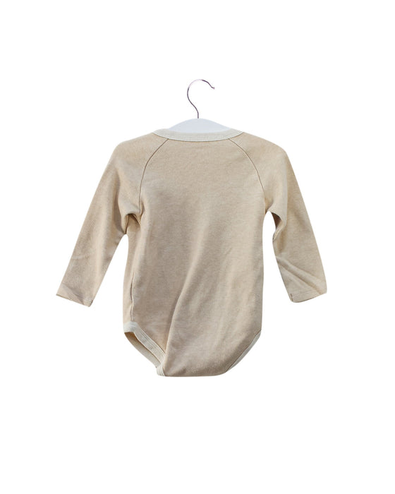 A Beige Long Sleeve Bodysuits from Natures Purest in size 6-12M for neutral. (Back View)