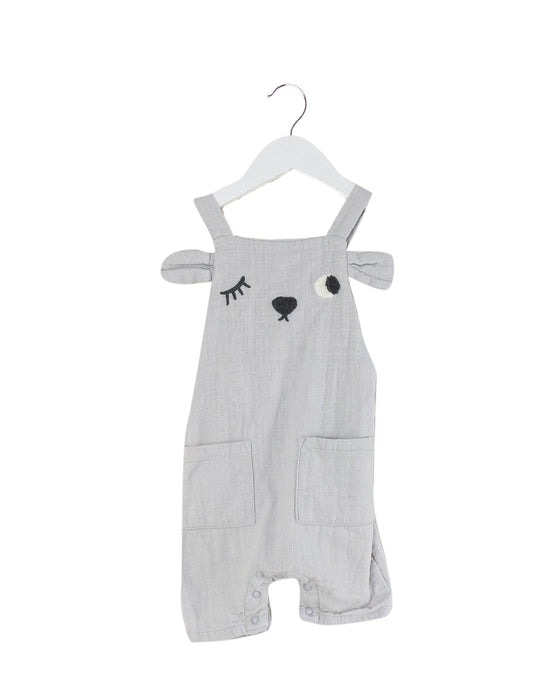 A Grey Sleeveless Rompers from Seed in size 3-6M for girl. (Front View)