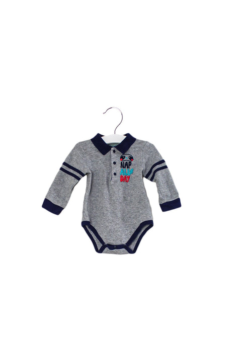 A Grey Long Sleeve Bodysuits from CIGOGNE Bébé in size 6-12M for neutral. (Front View)