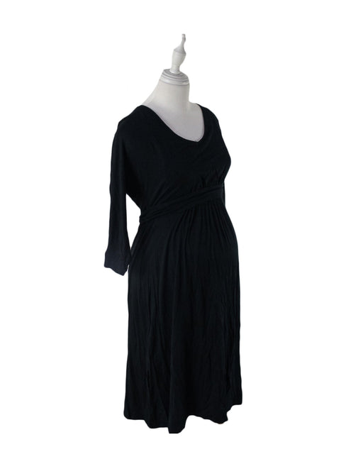 A Black Nursing Dresses from Mothers en Vogue in size S for maternity. (Front View)