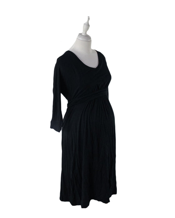 A Black Nursing Dresses from Mothers en Vogue in size S for maternity. (Front View)