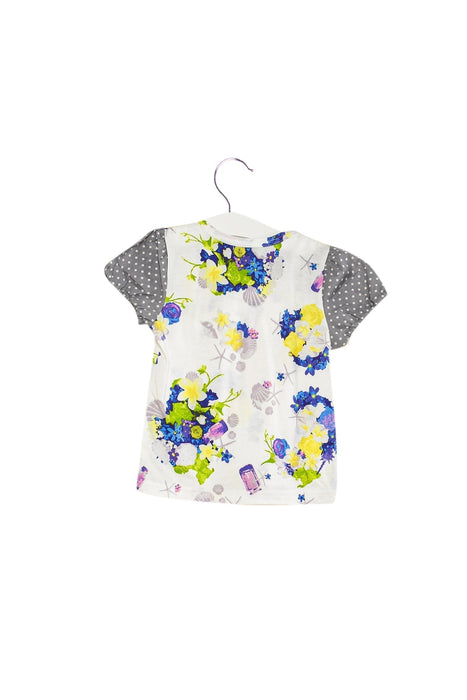 A White Short Sleeve T Shirts from Hakka in size 4T for girl. (Back View)