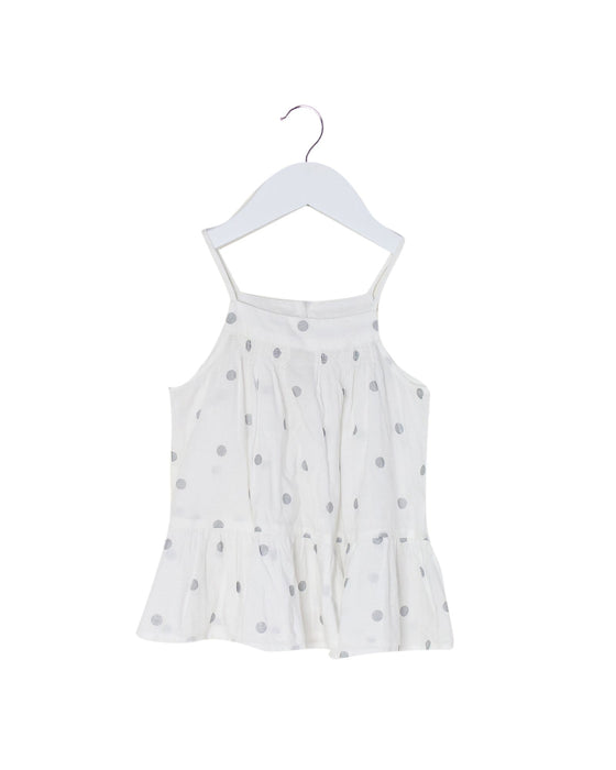 A White Sleeveless Tops from Bonpoint in size 4T for girl. (Front View)