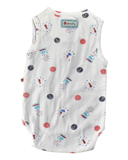 A White Bodysuits from Piccalilly in size Newborn for boy. (Front View)