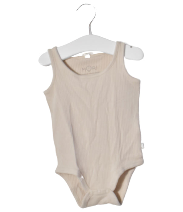 A Beige Long Sleeve Bodysuits from Mori in size 6-12M for neutral. (Front View)