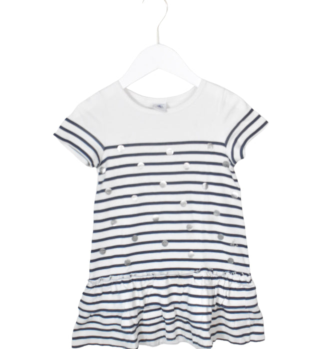 A Black Short Sleeve Dresses from Petit Bateau in size 4T for girl. (Front View)