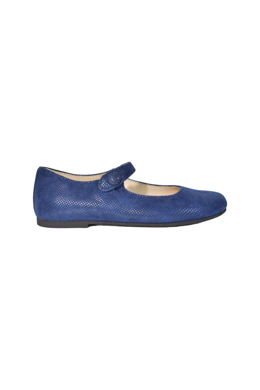 A Blue Flats from Manuela de Juan in size 4T for girl. (Front View)