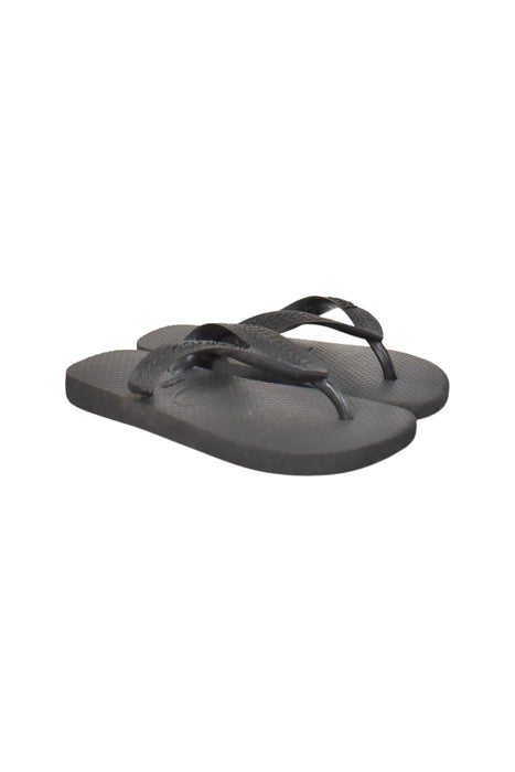 A Black Flip Flops from Havaianas in size 4T for boy. (Back View)