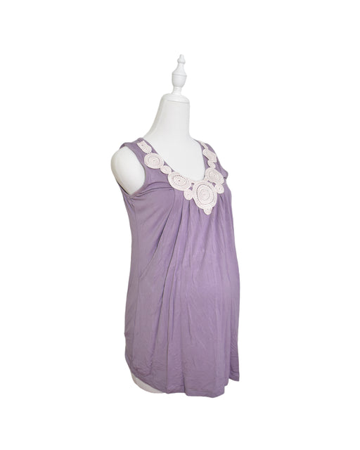 A Purple Sleeveless Tops from Mothers en Vogue in size M for maternity. (Front View)
