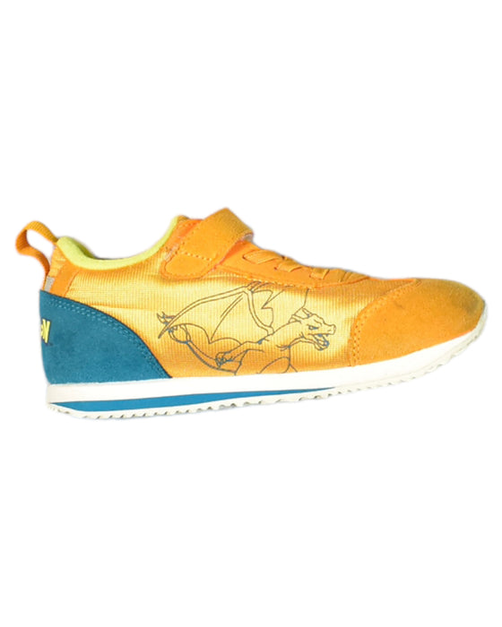 A Yellow Sneakers from ASICS in size 6T for boy. (Front View)