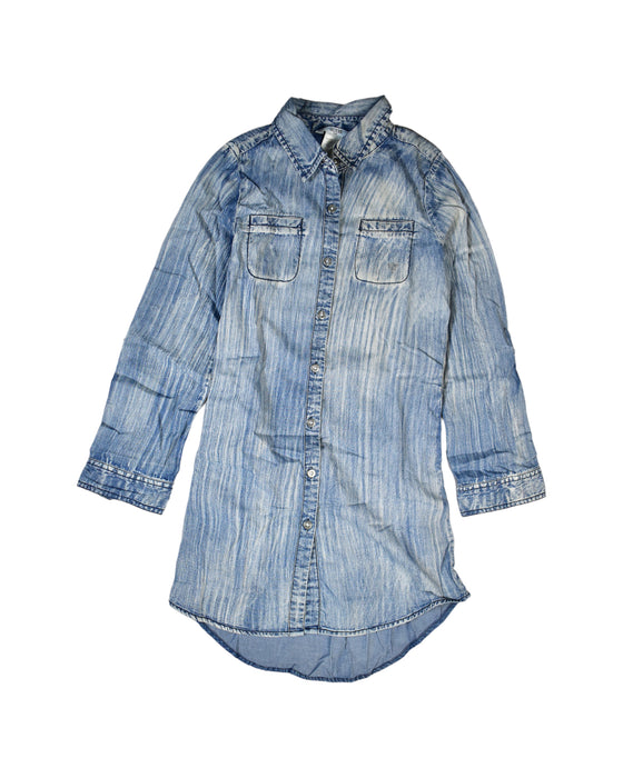A Blue Shirts from Guess in size 10Y for girl. (Front View)