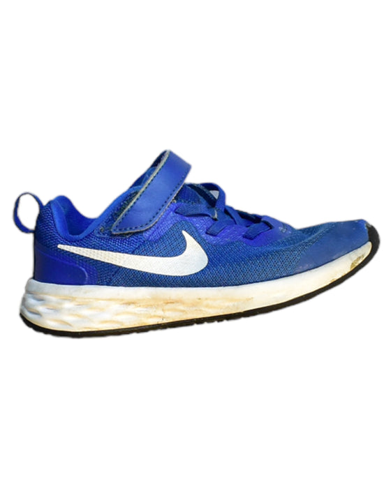A Blue Sneakers from Nike in size 6T for boy. (Front View)