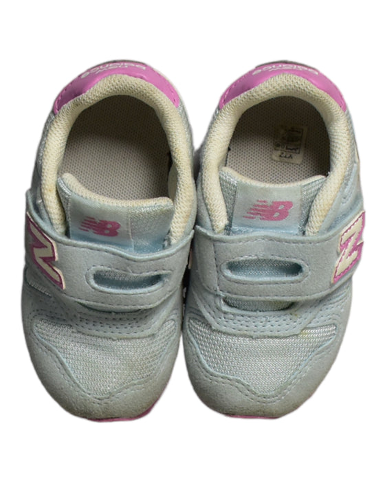 A Blue Sneakers from New Balance in size 12-18M for girl. (Back View)