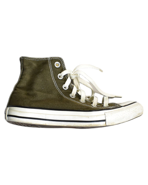 A Green Sneakers from Converse in size 12Y for boy. (Front View)