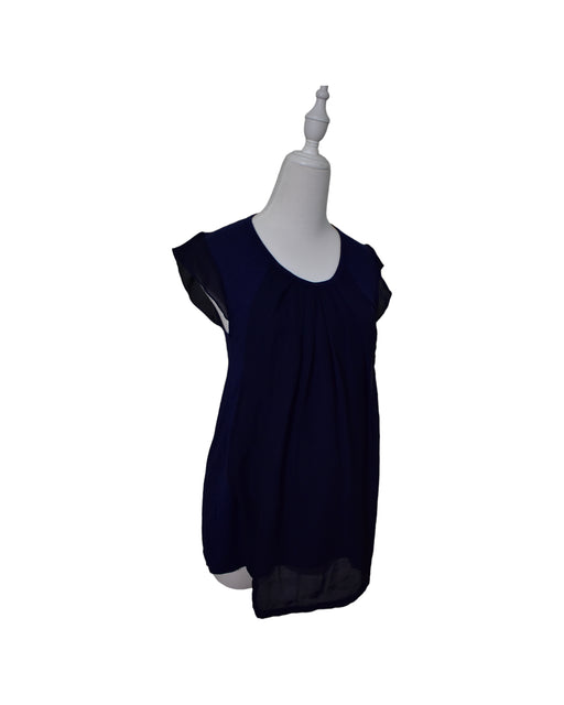 A Blue Sleeveless Tops from Spring in size M for maternity. (Front View)