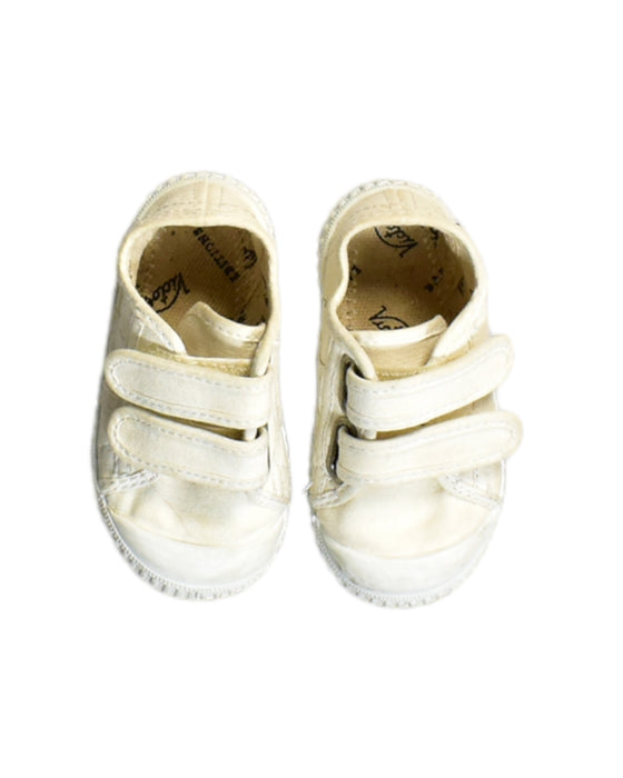 A Beige Sneakers from Victoria in size 12-18M for boy. (Back View)
