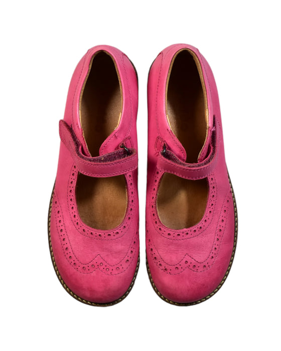 A Pink Flats from Froddo in size 10Y for girl. (Back View)