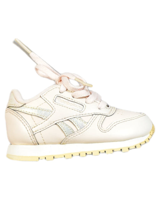 A White Sneakers from Reebok in size 12-18M for girl. (Front View)