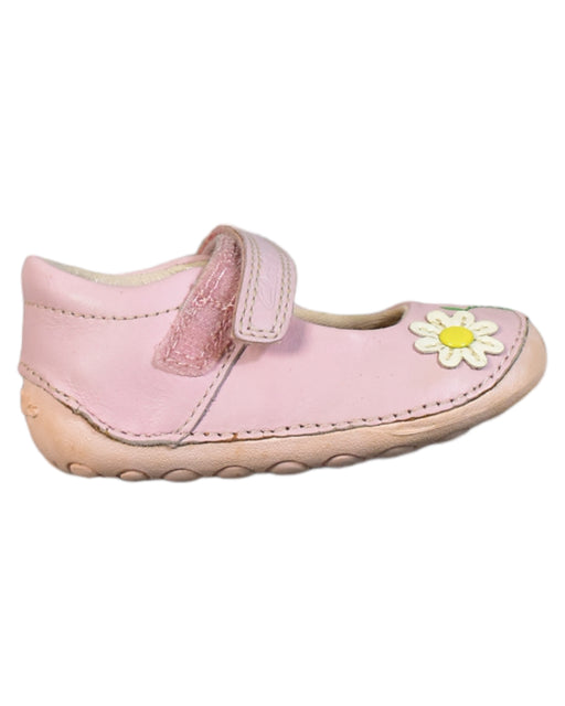 A Pink Flats from Clarks in size 6-12M for girl. (Front View)