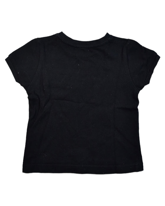 A Black T Shirts from Fred Perry in size 3T for girl. (Back View)