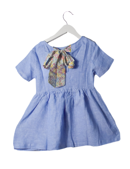 A Blue Short Sleeve Dresses from Bochechas in size 10Y for girl. (Back View)