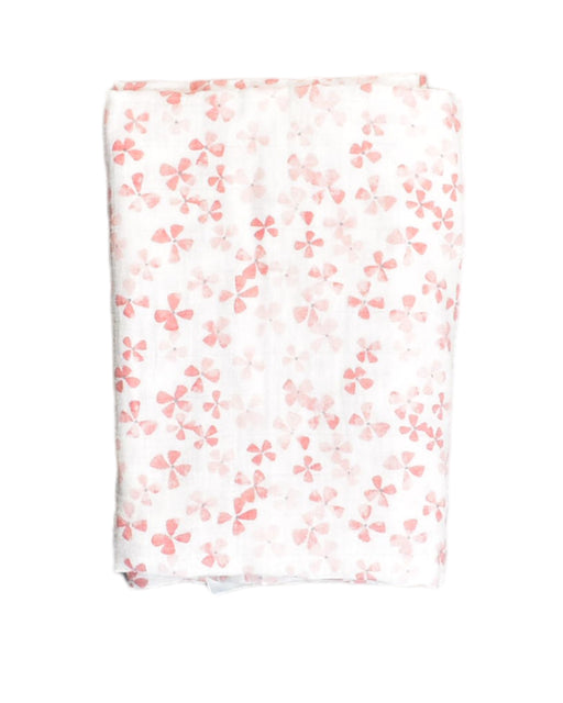 A White Blankets from Aden & Anais in size O/S for girl. (Front View)