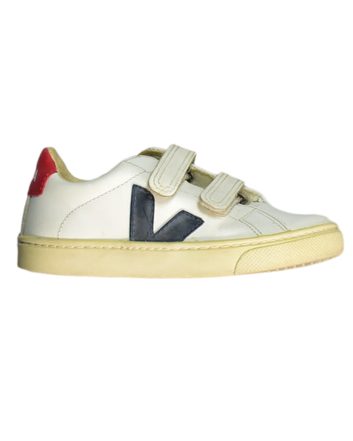 A White Sneakers from Veja in size 4T for boy. (Front View)