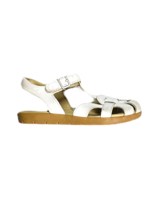 A White Sandals from Stride Rite in size 6T for girl. (Front View)