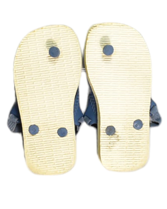 A Blue Sandals from Havaianas in size 4T for boy. (Back View)