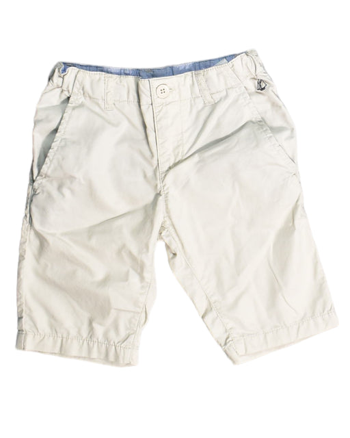 A White Shorts from Petit Bateau in size 5T for boy. (Front View)